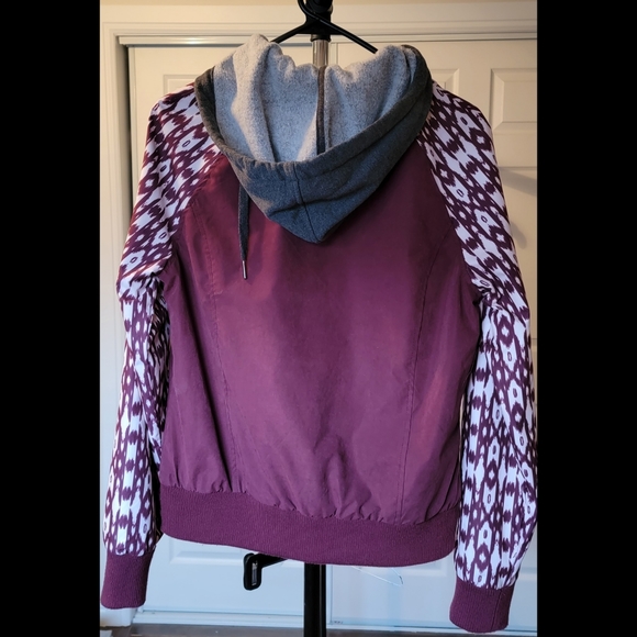 Juniors Empyre Zumies Light Weight Jacket burgundy Size M - Picture 2 of 4